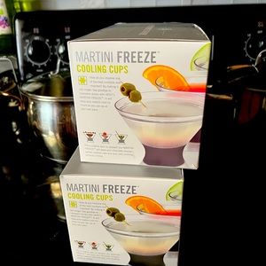 Never been open  it’s so beautiful easy to use good for the party